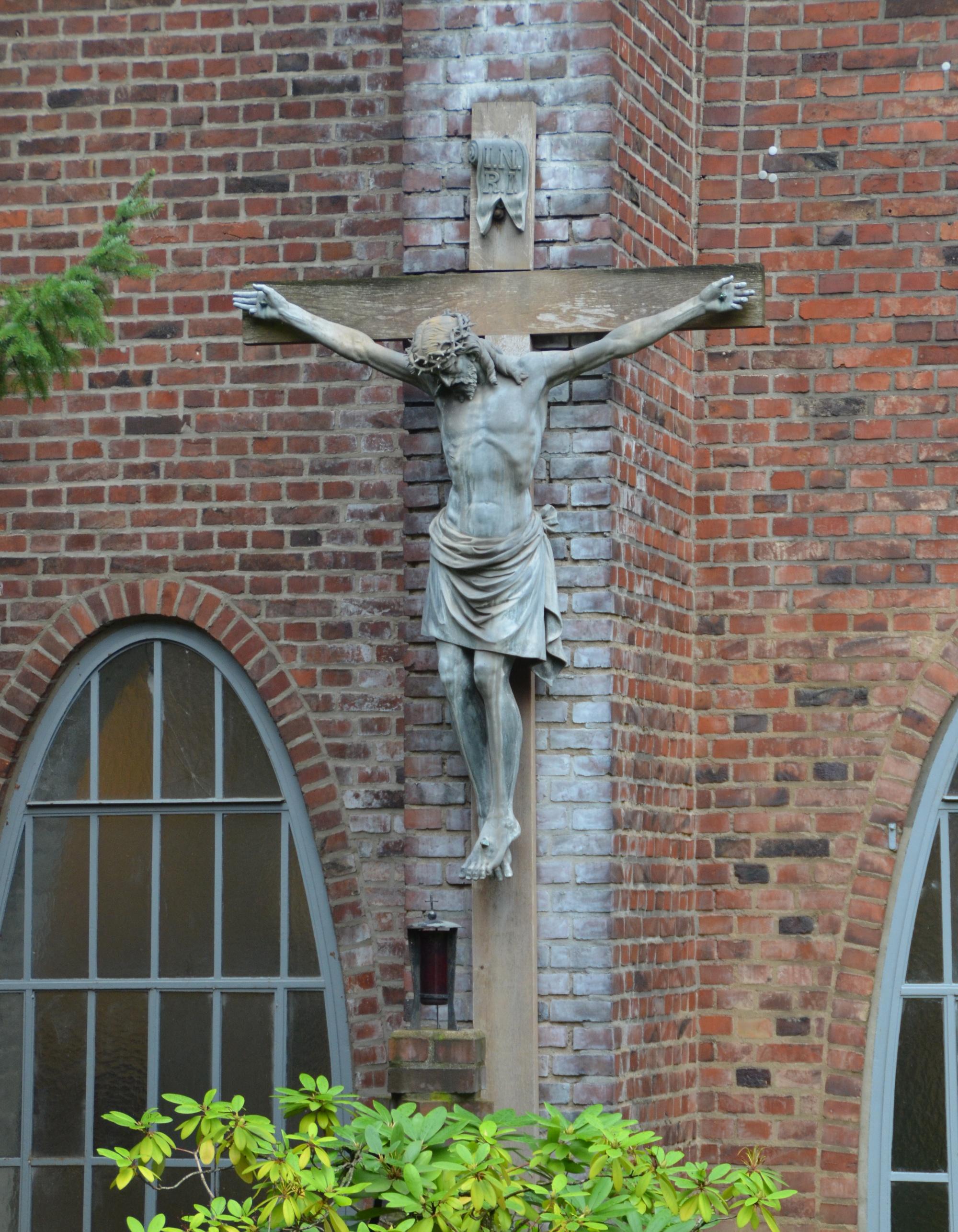 Kirche StEngelbert_Missionskreuz